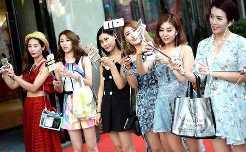 娱乐吃瓜美人腿烧烤